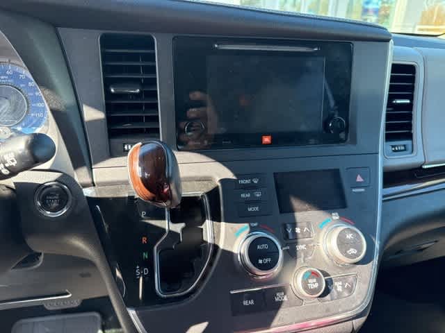 2016 Toyota Sienna Ltd Premium