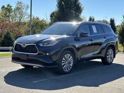 2025 Toyota Highlander Hybrid Platinum