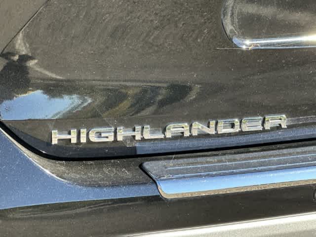 2025 Toyota Highlander Hybrid Platinum