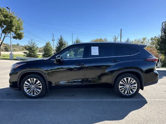 2025 Toyota Highlander Hybrid Platinum