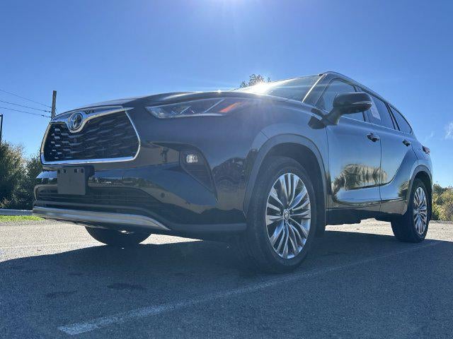 2025 Toyota Highlander Hybrid Platinum