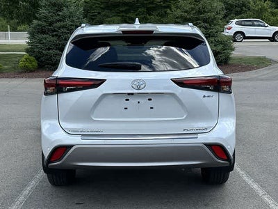 2026 Toyota Highlander Hybrid Platinum