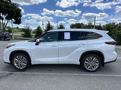 2026 Toyota Highlander Hybrid Platinum