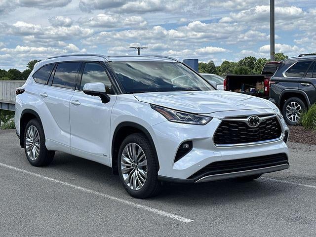 2026 Toyota Highlander Hybrid Platinum