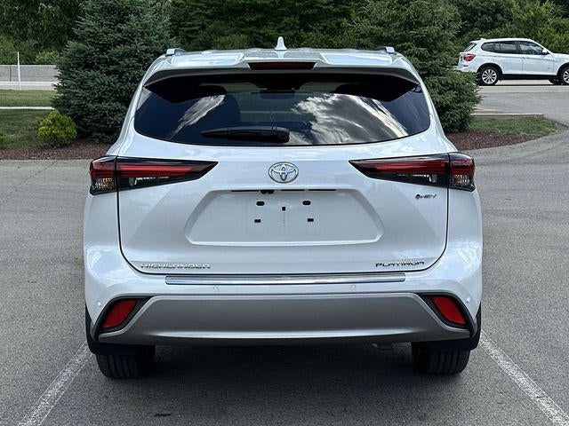 2026 Toyota Highlander Hybrid Platinum