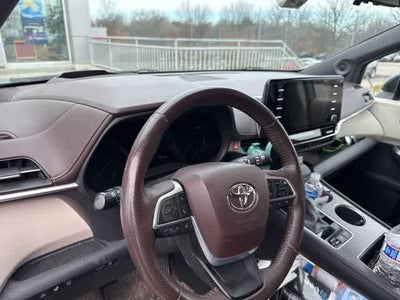 2021 Toyota Sienna Platinum
