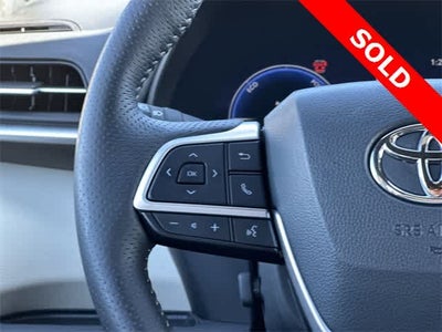 2025 Toyota Sienna Platinum