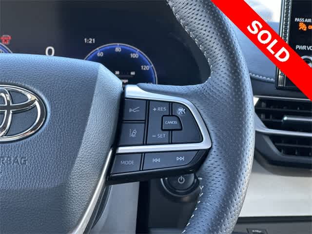 2025 Toyota Sienna Platinum