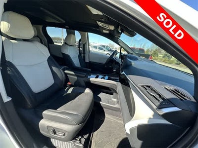 2025 Toyota Sienna Platinum