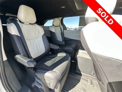 2025 Toyota Sienna Platinum
