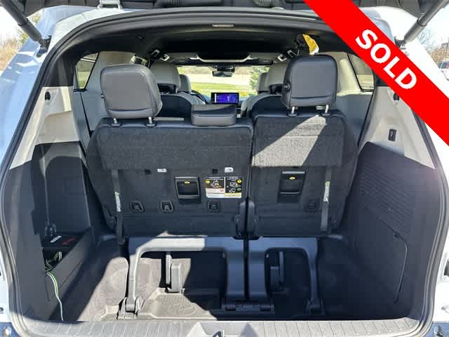 2025 Toyota Sienna Platinum