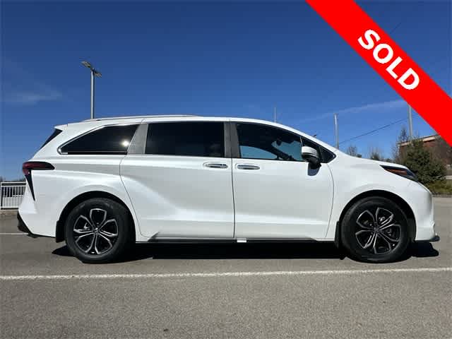 2025 Toyota Sienna Platinum