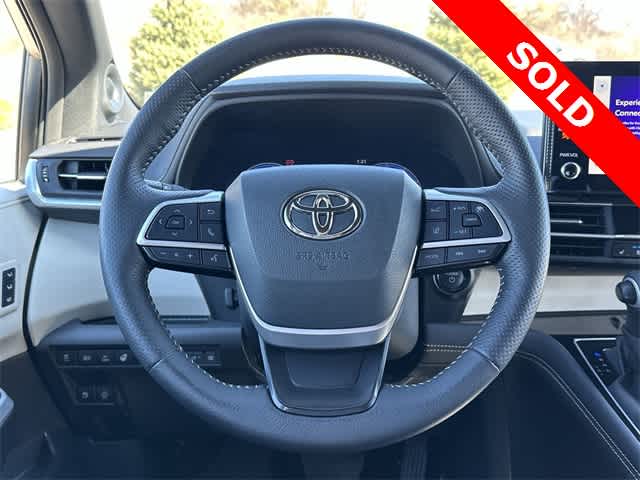 2025 Toyota Sienna Platinum