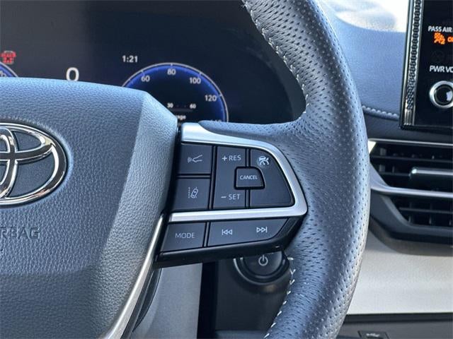 2025 Toyota Sienna Platinum