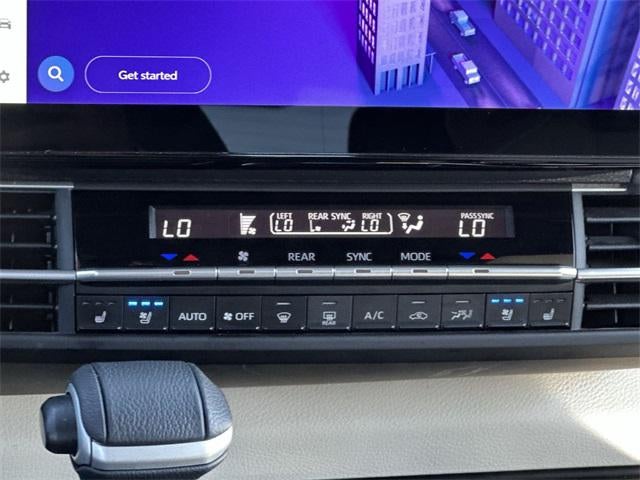 2025 Toyota Sienna Platinum