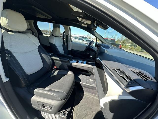 2025 Toyota Sienna Platinum