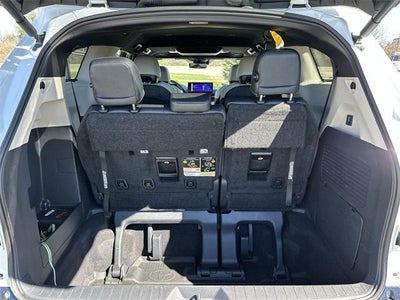 2025 Toyota Sienna Platinum