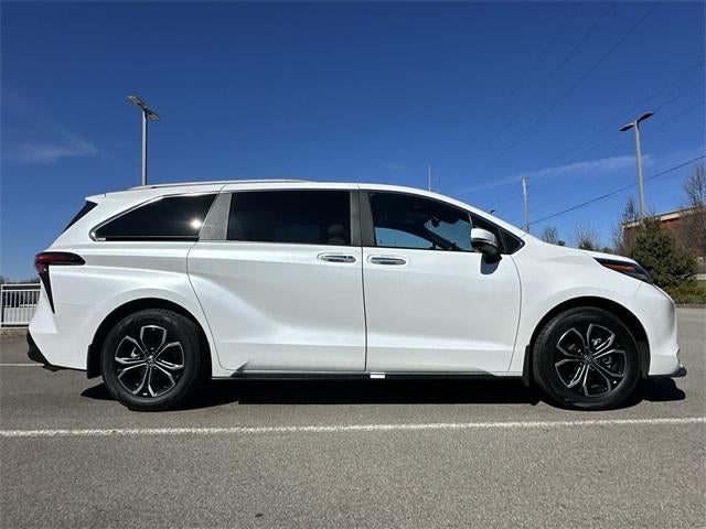2025 Toyota Sienna Platinum