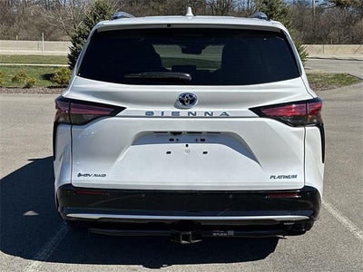 2025 Toyota Sienna Platinum