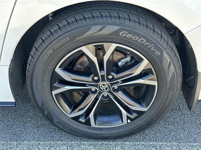 2025 Toyota Sienna Platinum