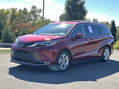 2023 Toyota Sienna Platinum