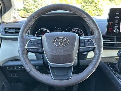 2023 Toyota Sienna Platinum