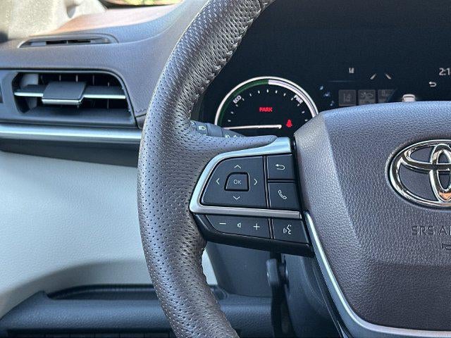 2023 Toyota Sienna Platinum