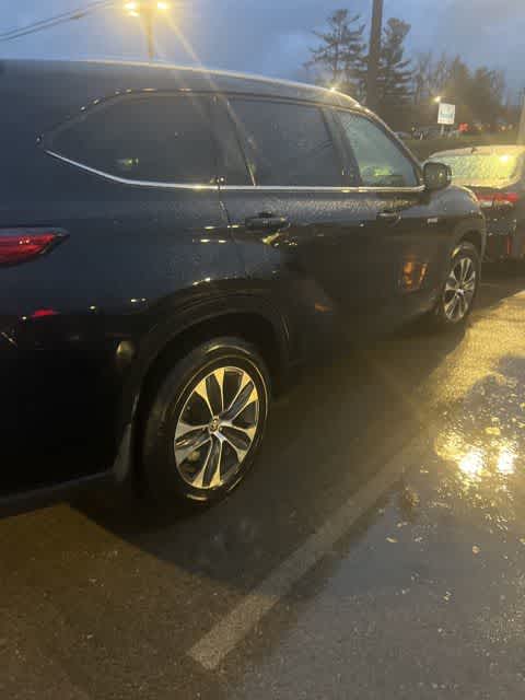 2021 Toyota Highlander Hybrid XLE