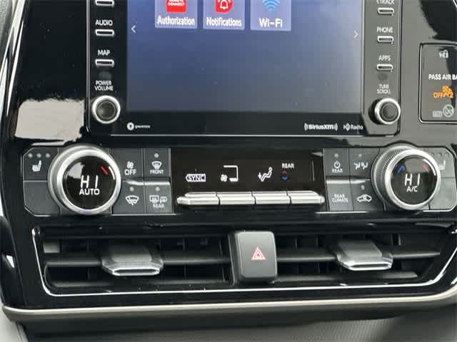 2022 Toyota Highlander Hybrid XLE