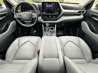 2022 Toyota Highlander Hybrid XLE