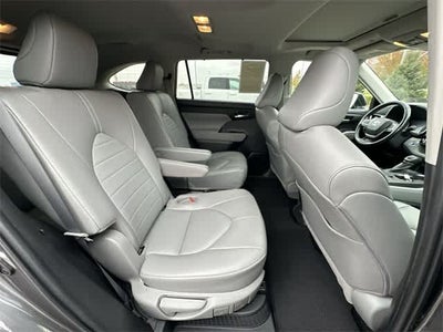 2022 Toyota Highlander Hybrid XLE