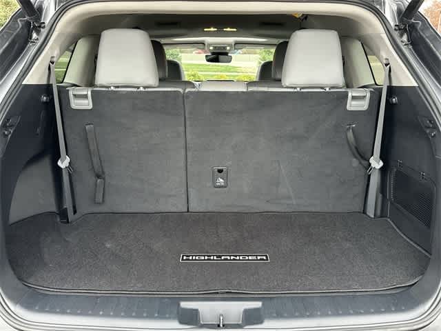 2022 Toyota Highlander Hybrid XLE