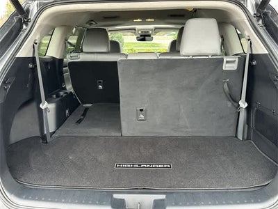 2022 Toyota Highlander Hybrid XLE