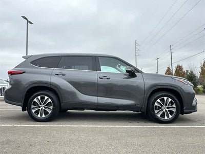 2022 Toyota Highlander Hybrid XLE