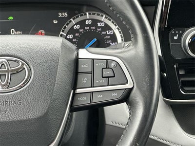 2022 Toyota Highlander Hybrid XLE