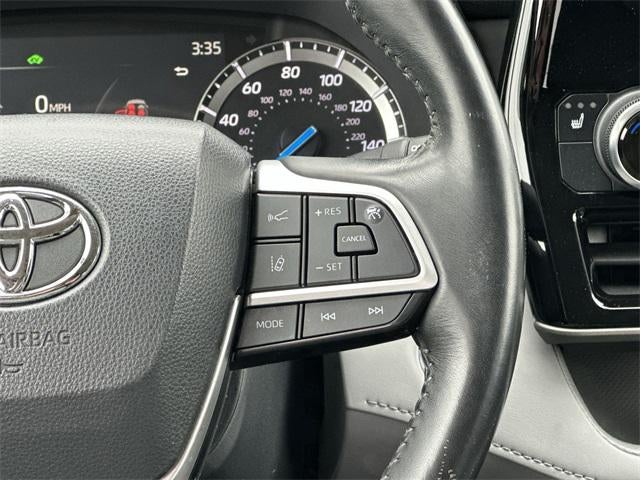 2022 Toyota Highlander Hybrid XLE