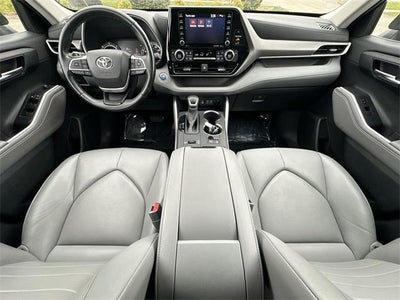 2022 Toyota Highlander Hybrid XLE