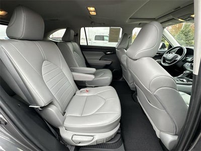 2022 Toyota Highlander Hybrid XLE