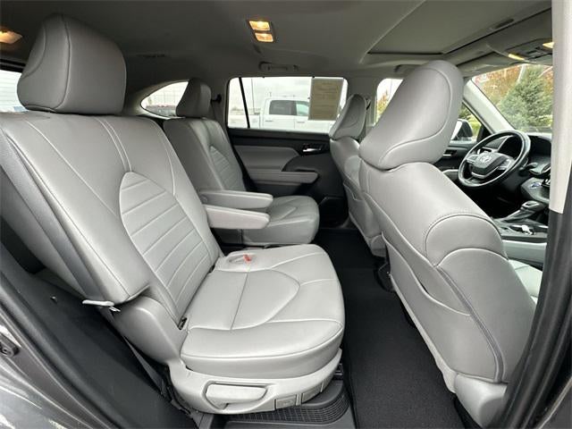 2022 Toyota Highlander Hybrid XLE