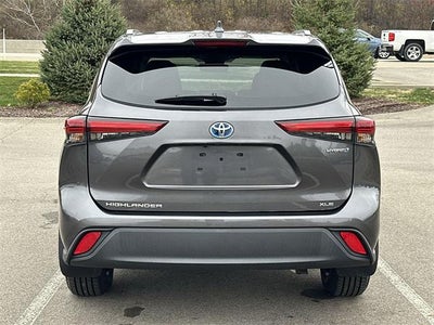 2022 Toyota Highlander Hybrid XLE