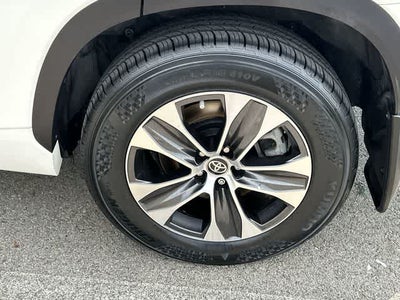 2020 Toyota Highlander Hybrid XLE