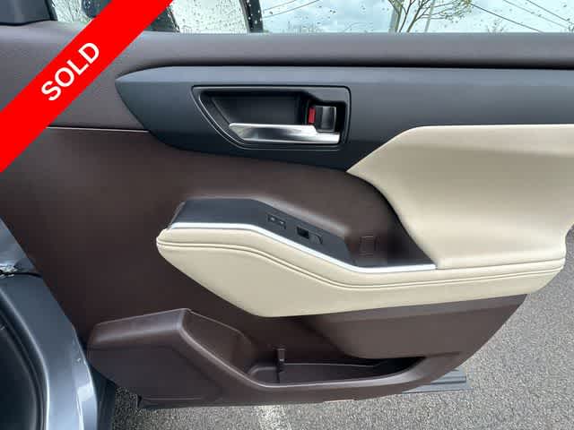 2022 Toyota Highlander XLE