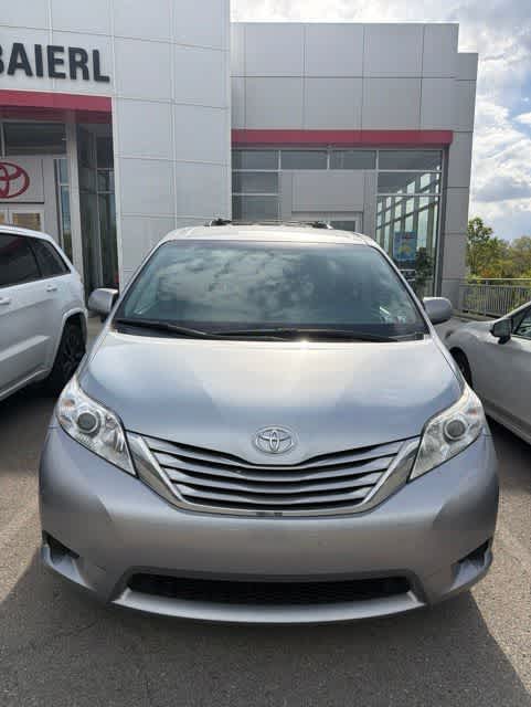 2016 Toyota Sienna LE