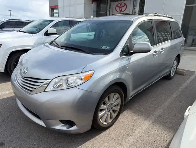 2016 Toyota Sienna LE
