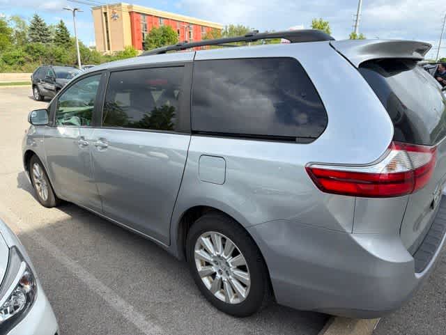 2016 Toyota Sienna LE