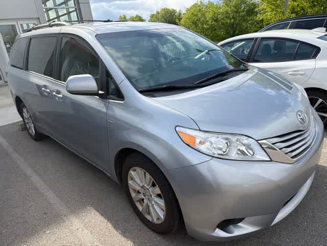 2016 Toyota Sienna LE