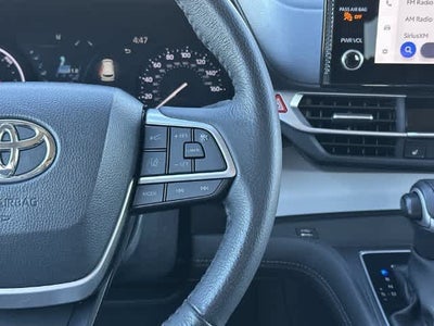 2025 Toyota Sienna XLE