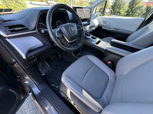 2025 Toyota Sienna XLE