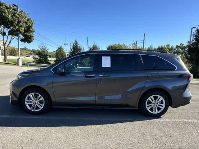 2025 Toyota Sienna XLE