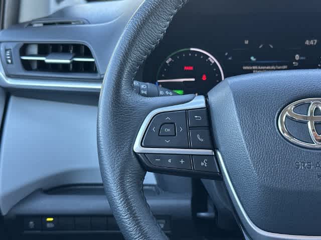 2025 Toyota Sienna XLE